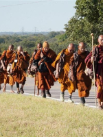 KHOẢNH KHẮC LỊCH SỬ